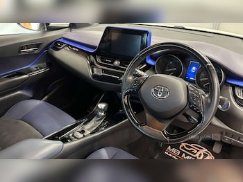 Used Toyota C-HR 2017 for sale - 78363201: Photo