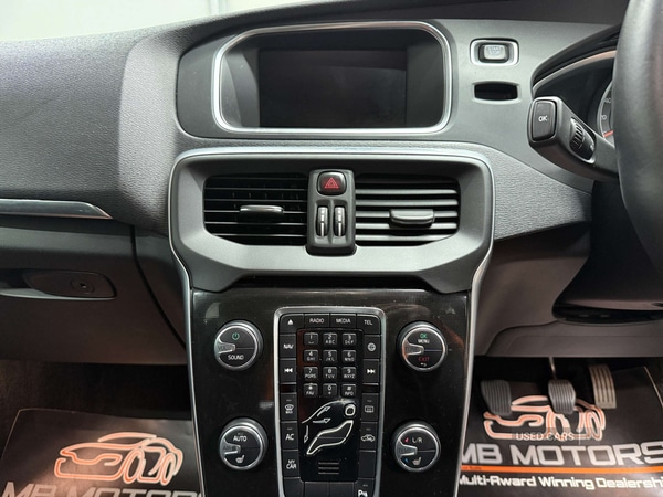 Used Volvo V40 2018 for sale - 76620903: Photo 32