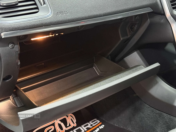 Used Volvo V40 2018 for sale - 76620903: Photo 43