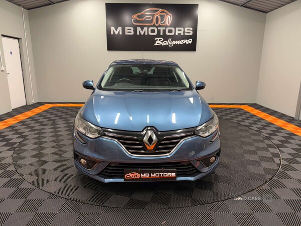 Used Renault Megane 2017 for sale - 75770457: Photo 2