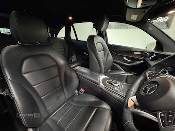 Used Mercedes-Benz GLC 2018 for sale - 76153399: Photo 3
