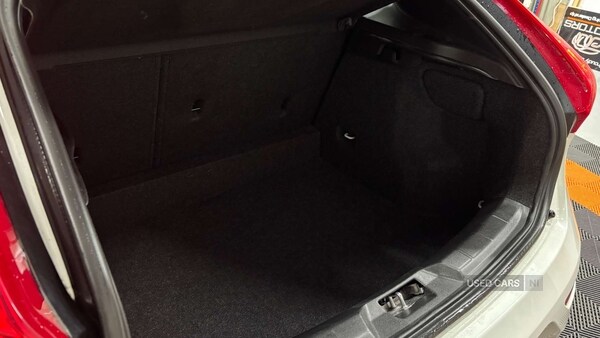 Used Volvo V40 2015 for sale - 75991858: Photo 11