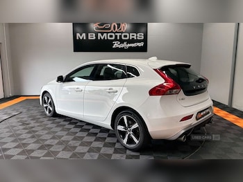 Used Volvo V40 2018 for sale - 79280425: Photo