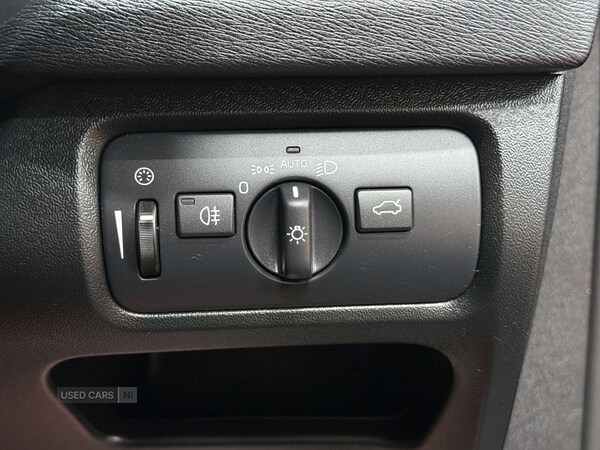 Used Volvo V40 2016 for sale - 76729320: Photo 32