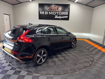 Used Volvo V40 2018 for sale - 79318057: Photo