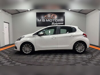 Used Peugeot 208 2018 for sale - 76123267: Photo