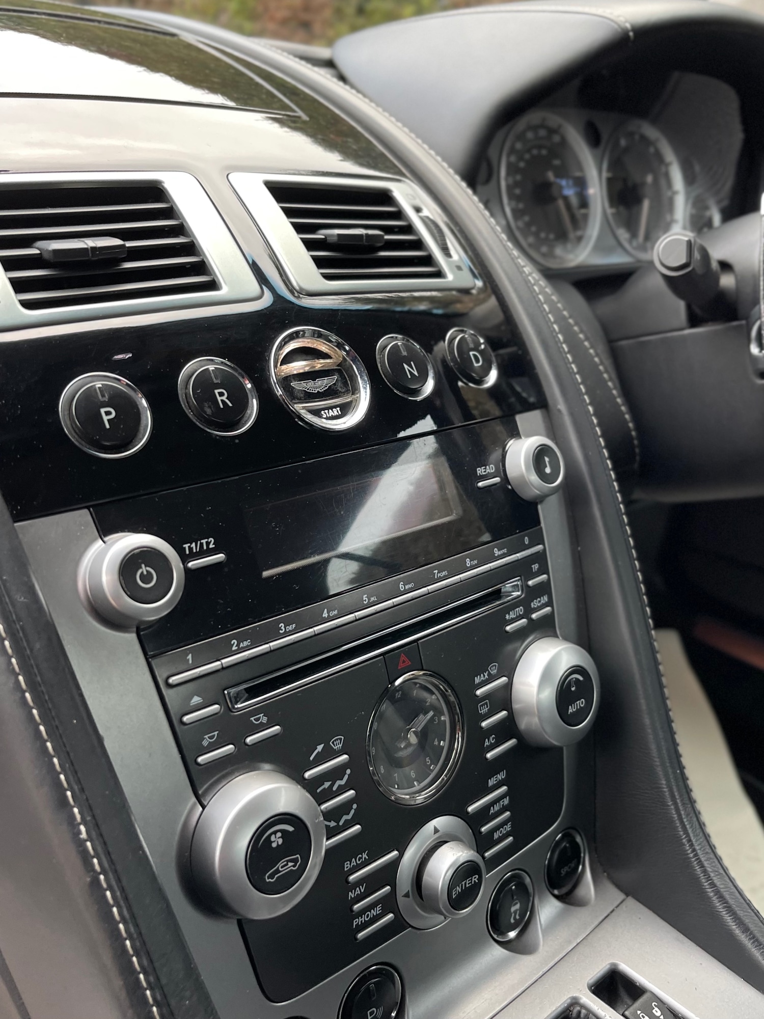 Used Aston Martin DB9 2008 for sale - 77232389: Photo 15