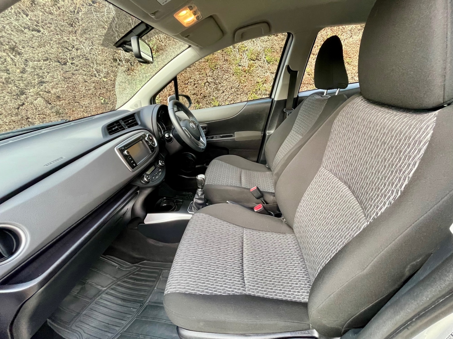 Used Toyota Yaris 2014 for sale - 76837497: Photo 13