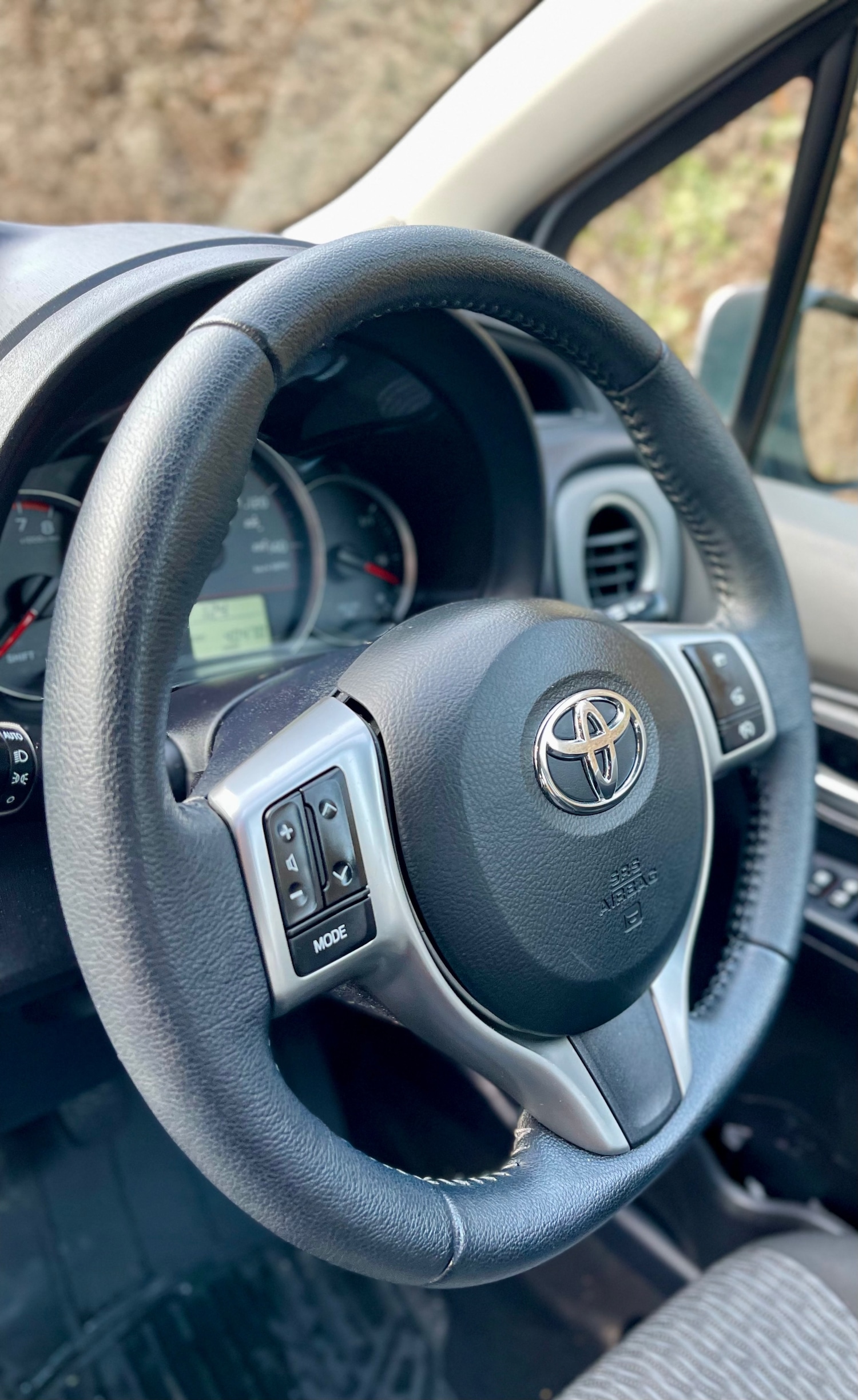 Used Toyota Yaris 2014 for sale - 76837497: Photo 15