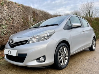 Used Toyota Yaris 2014 for sale - 76837497: Photo