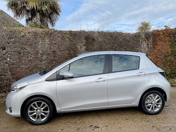 Used Toyota Yaris 2014 for sale - 76837497: Photo