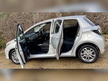 Used Toyota Yaris 2014 for sale - 76837497: Photo