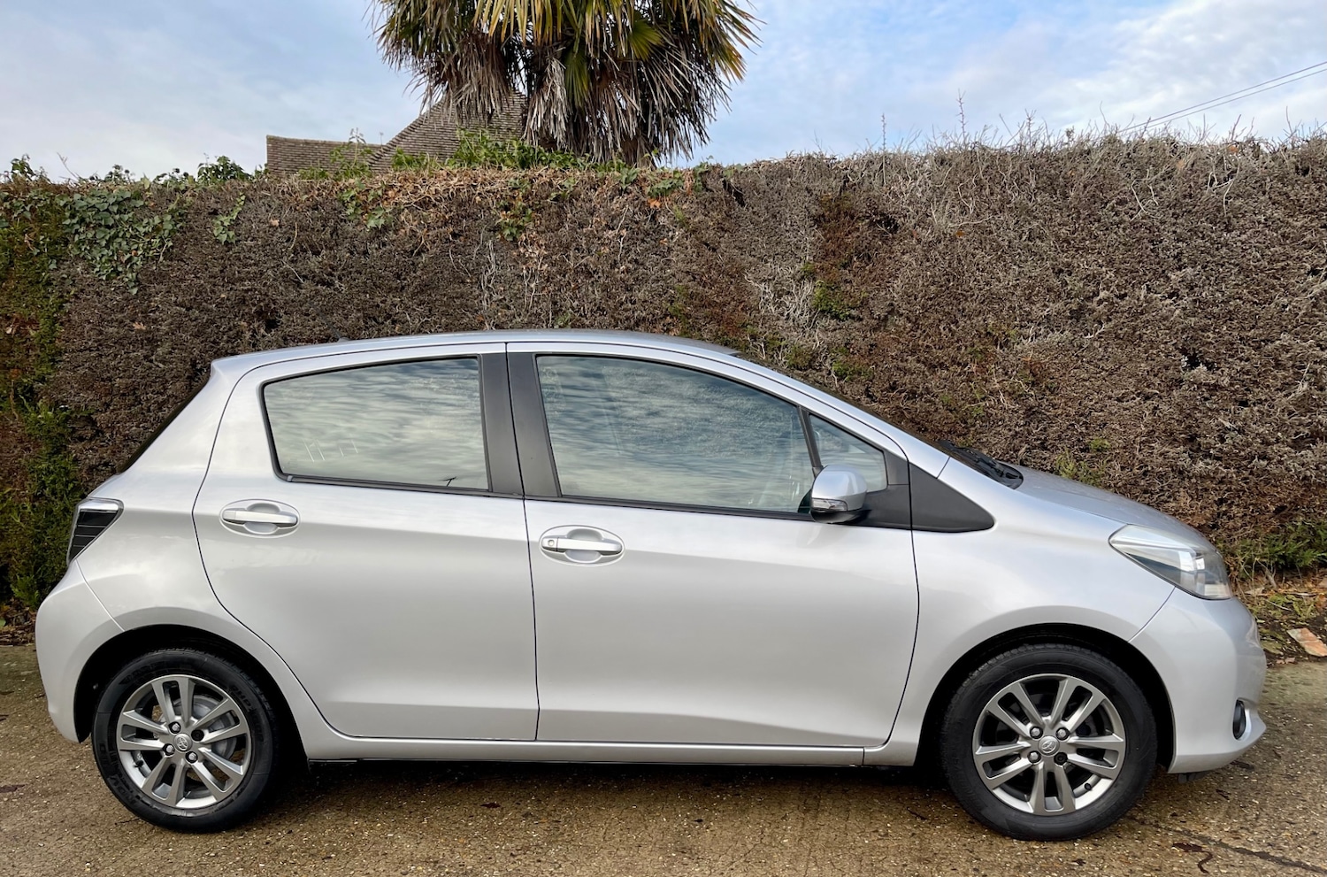 Used Toyota Yaris 2014 for sale - 76837497: Photo 9