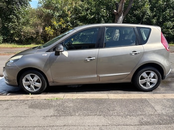 Used Renault Scenic 2010 for sale - 75303813: Photo