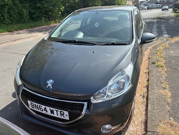 Used Peugeot 208 2015 for sale - 79439660: Photo