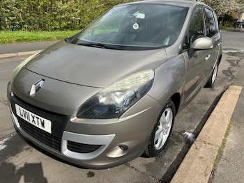 2011 (11) - 1.6 VVT Dynamique TomTom 5dr