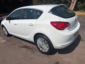 Used Vauxhall Astra 2015 for sale - 79164087: Photo