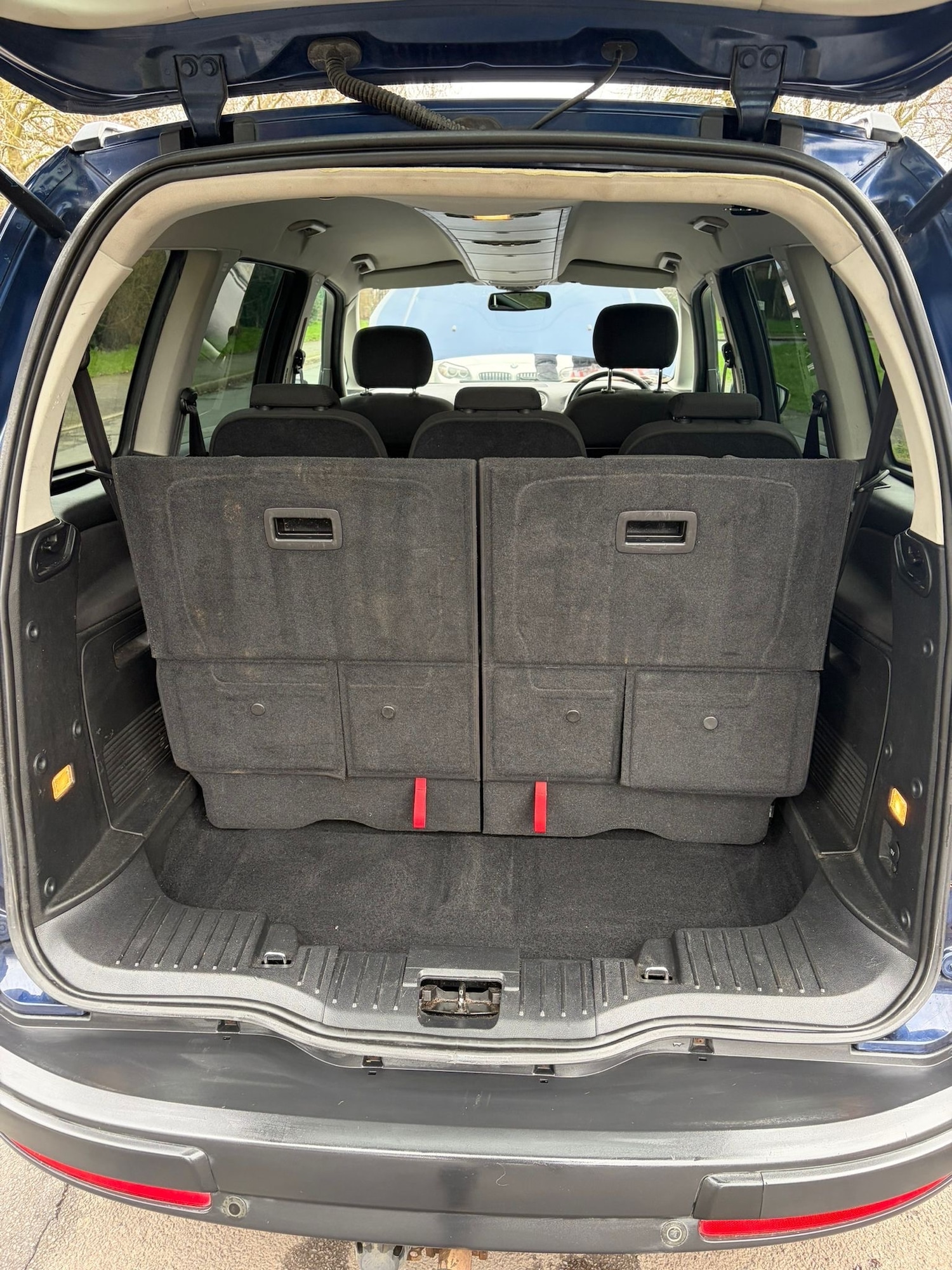 Used Ford Galaxy 2011 for sale - 77707942: Photo 14