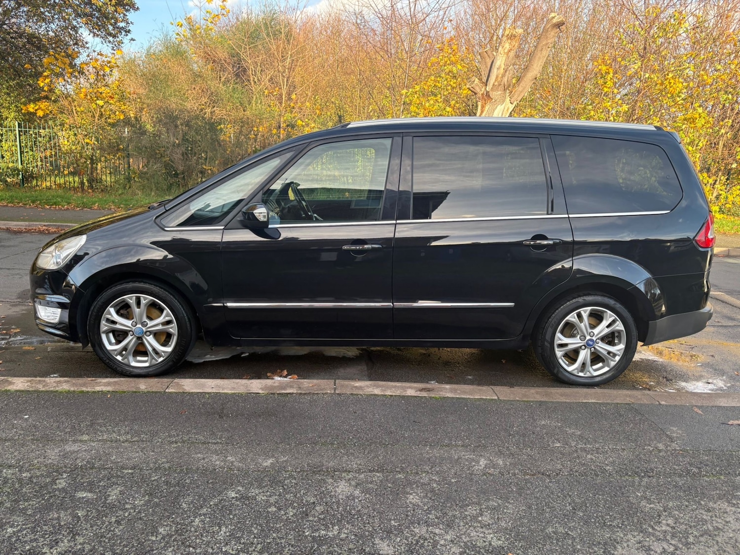 Used Ford Galaxy 2011 for sale - 76566450: Photo 2