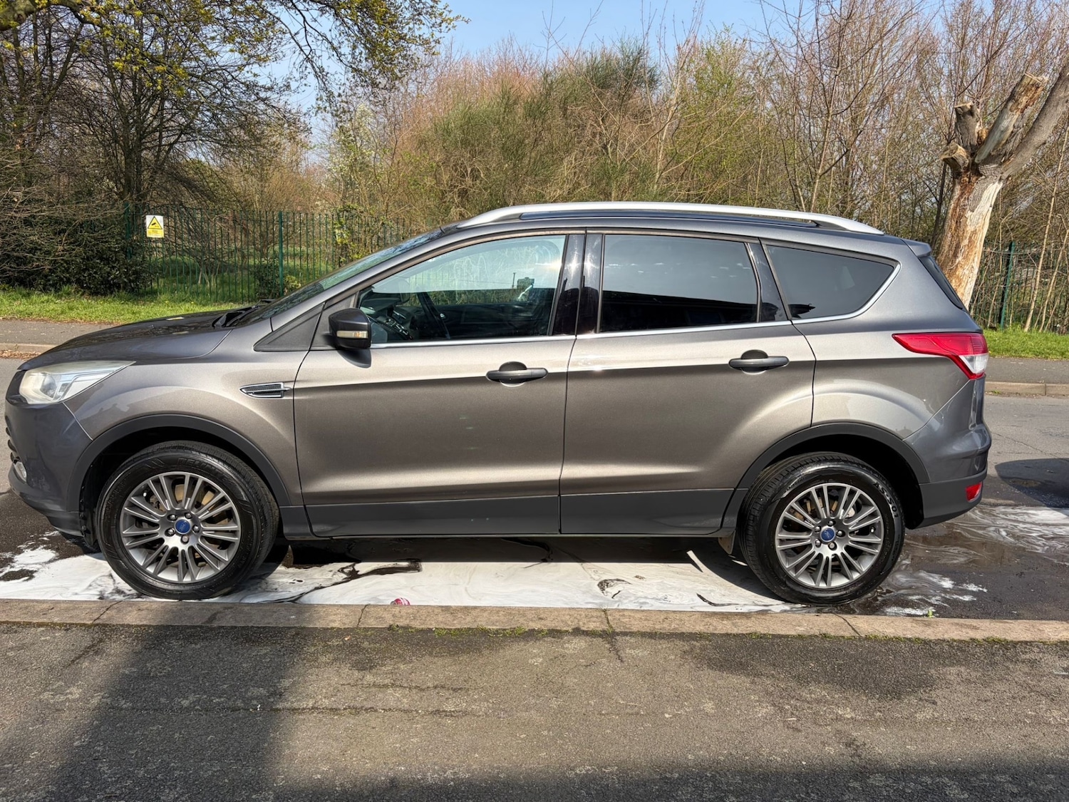 Used Ford Kuga 2014 for sale - 77974295: Photo 2
