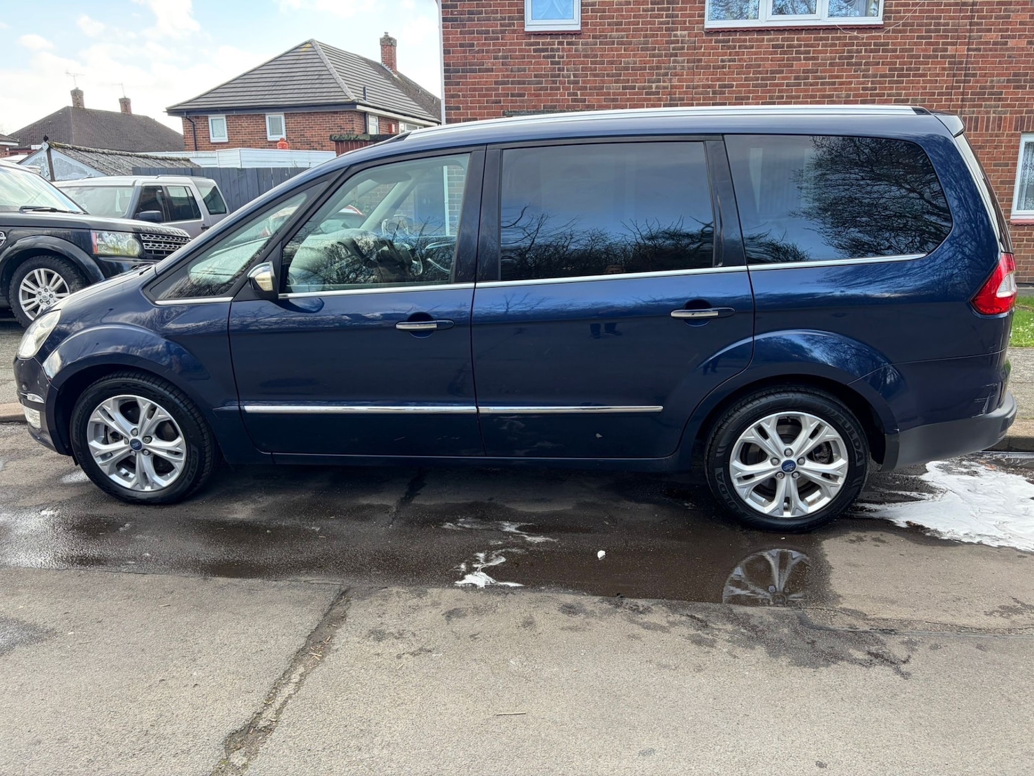 Used Ford Galaxy 2011 for sale - 77890089: Photo 2