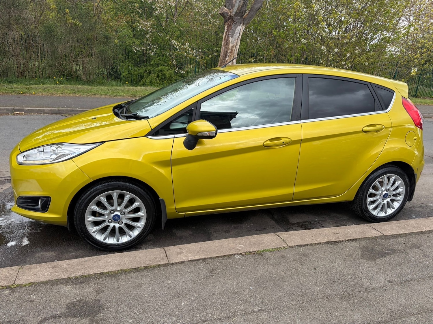 Used Ford Fiesta 2013 for sale - 78218234: Photo 2