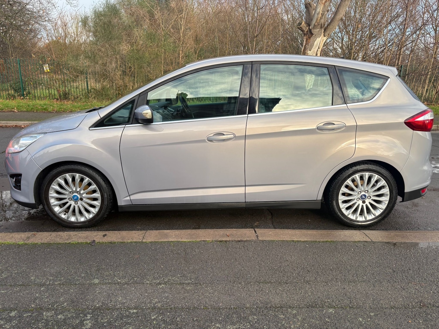 Used Ford C-Max 2011 for sale - 77012032: Photo 2
