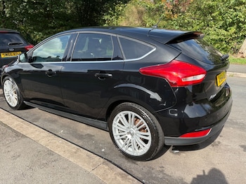 Used Ford Focus 2015 for sale - 76007017: Photo 2