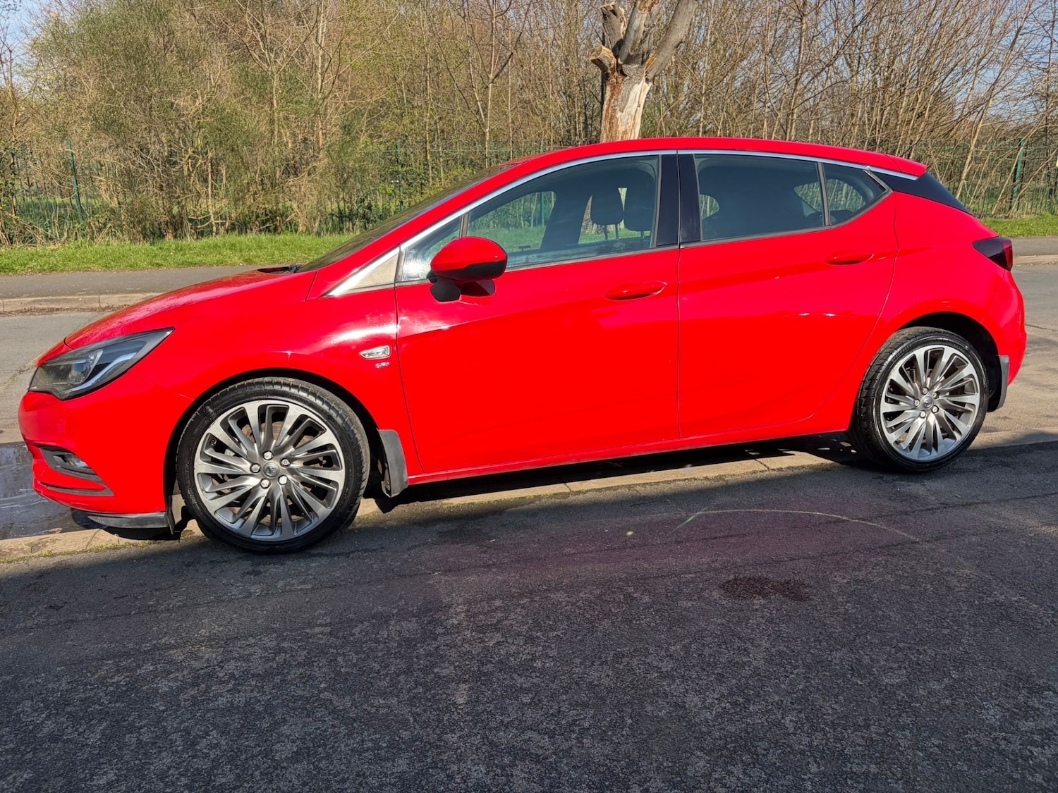 Used Vauxhall Astra 2015 for sale - 77947141: Photo 2