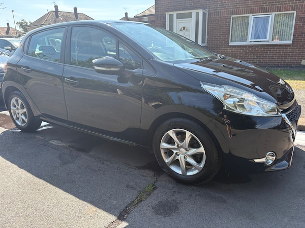 Used Peugeot 208 2014 for sale - 75680595: Photo 5