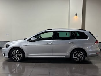 Used Volkswagen Golf 2019 for sale - 76797532: Photo