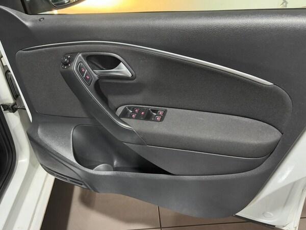 Used Volkswagen Polo 2016 for sale - 76010103: Photo 19
