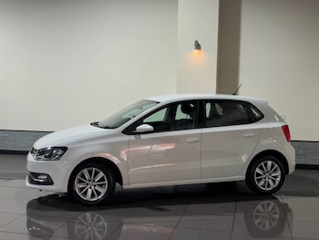 Used Volkswagen Polo 2016 for sale - 76010103: Photo 2