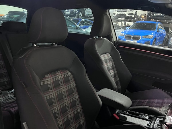 Used Volkswagen Golf 2013 for sale - 76317147: Photo 13