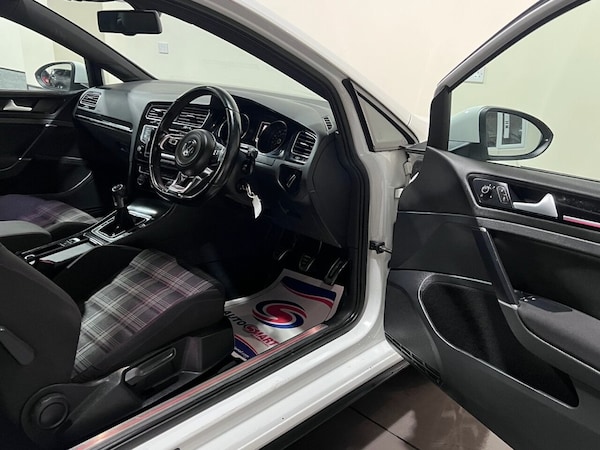 Used Volkswagen Golf 2013 for sale - 76317147: Photo 22