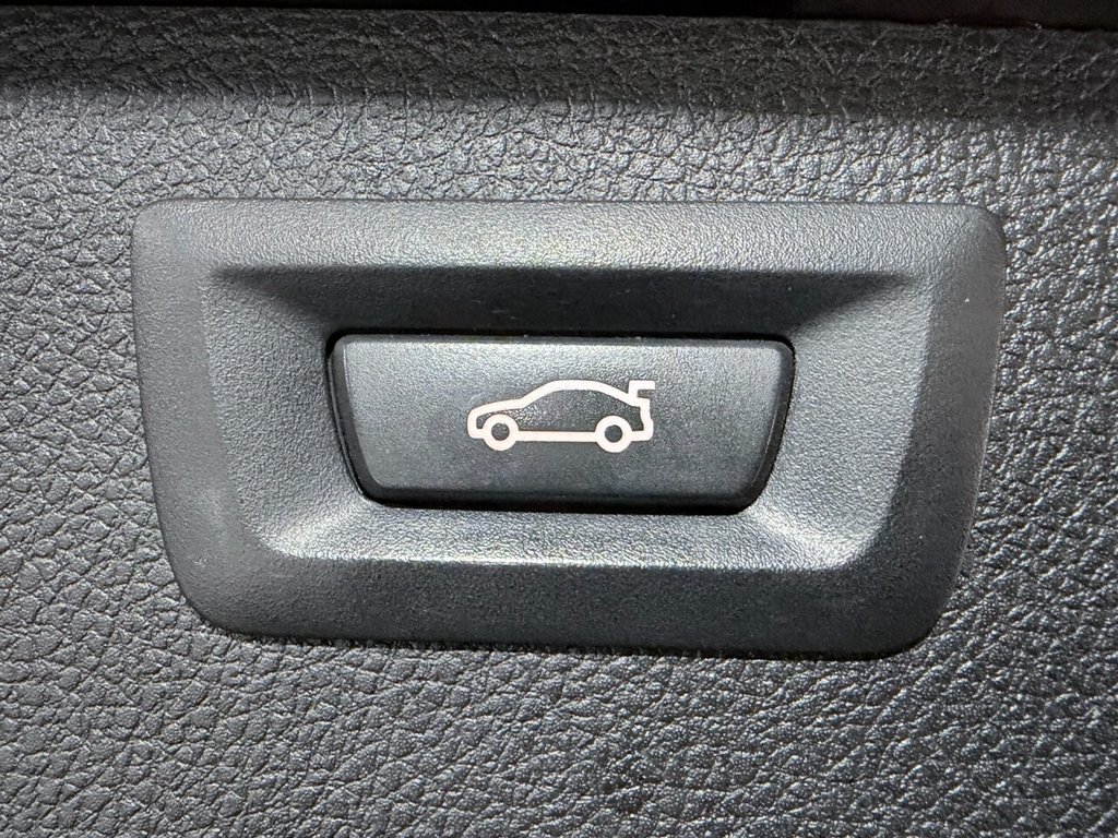 Used BMW 3 Series 2018 for sale - 77477361: Photo 35