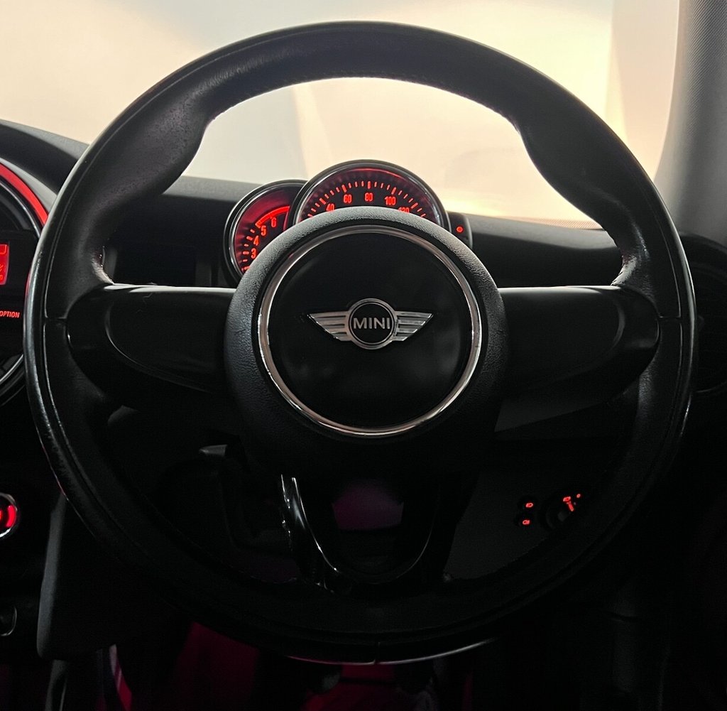 Used MINI Hatch 2014 for sale - 76396356: Photo 8