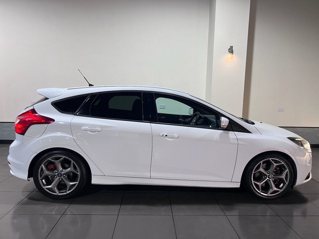 Used Ford Focus 2014 for sale - 76820298: Photo 3