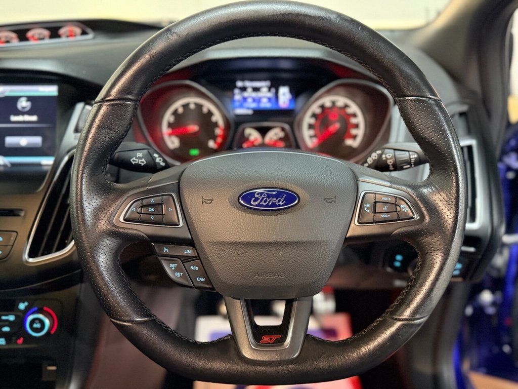 Used Ford Focus 2016 for sale - 76820364: Photo 10
