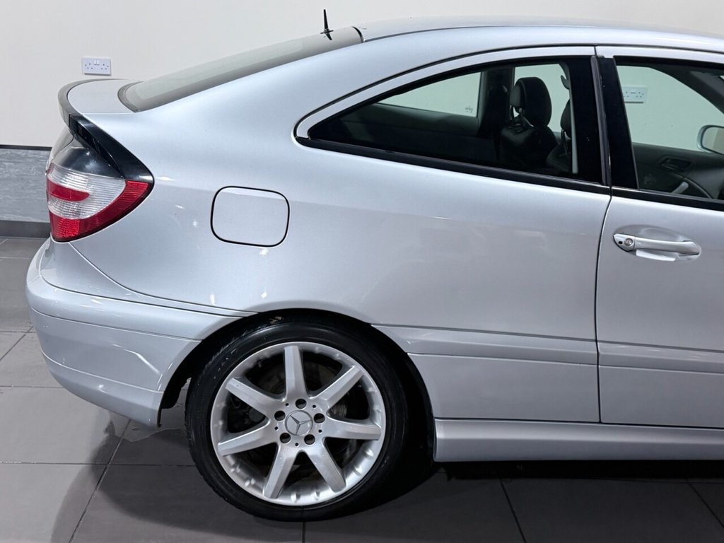 Used Mercedes-Benz C Class 2006 for sale - 76986027: Photo 15