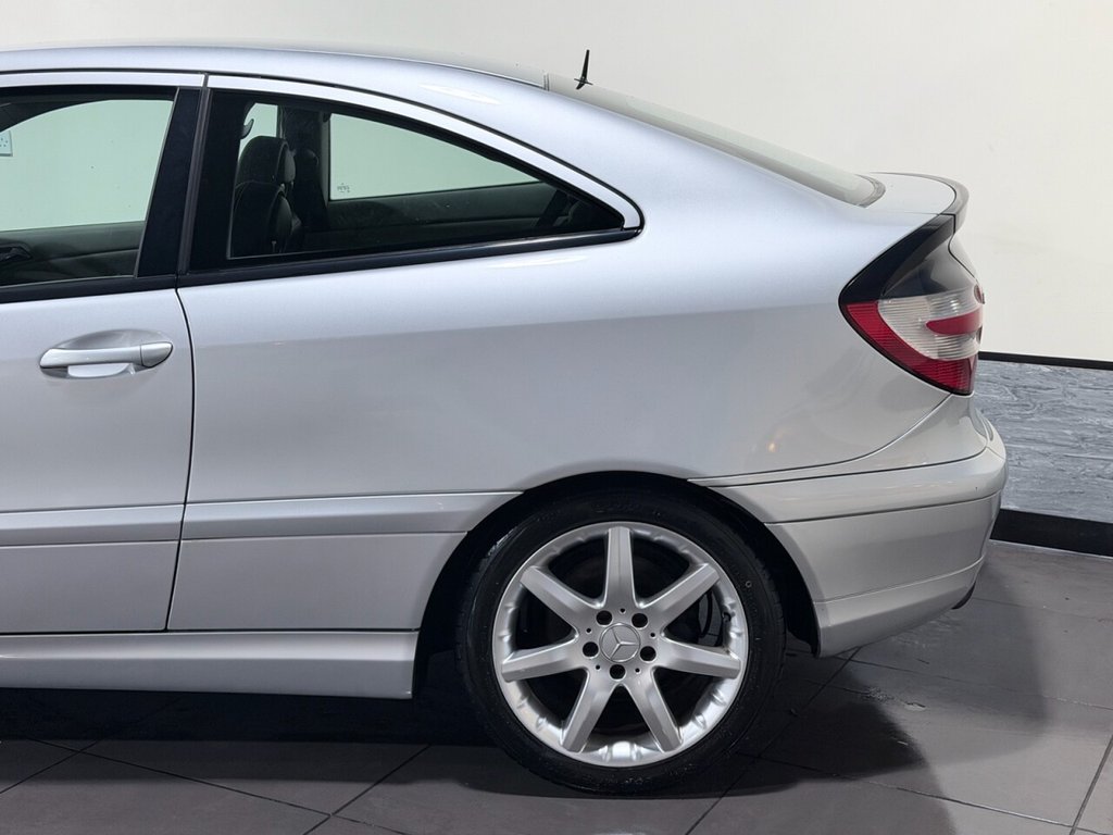 Used Mercedes-Benz C Class 2006 for sale - 76986027: Photo 18