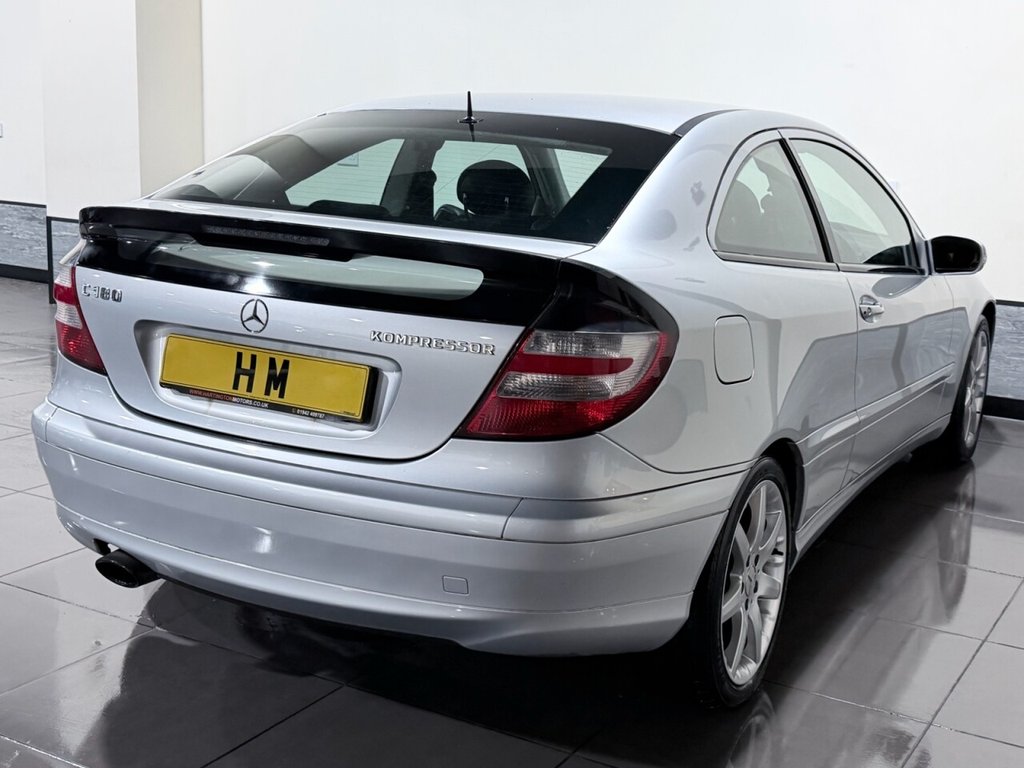 Used Mercedes-Benz C Class 2006 for sale - 76986027: Photo 2