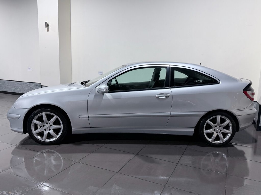 Used Mercedes-Benz C Class 2006 for sale - 76986027: Photo 4