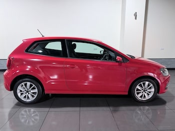 Used Volkswagen Polo 2015 for sale - 79345439: Photo
