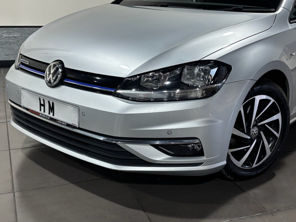 Used Volkswagen Golf 2019 for sale - 77990573: Photo 2