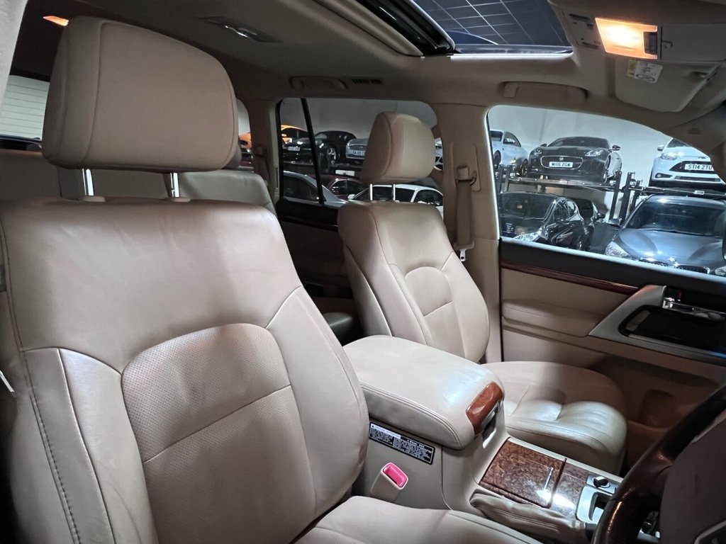 Used Toyota Land Cruiser 2015 for sale - 76417080: Photo 16