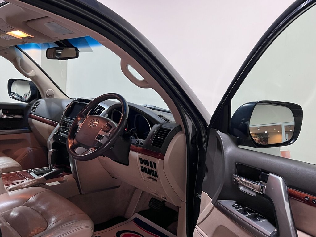 Used Toyota Land Cruiser 2015 for sale - 76417080: Photo 24