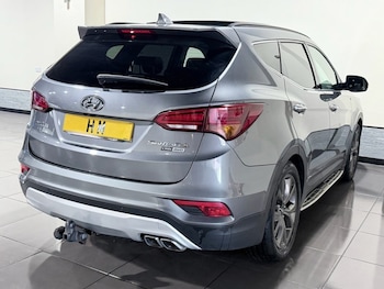 Used Hyundai Santa Fe 2016 for sale - 77188621: Photo