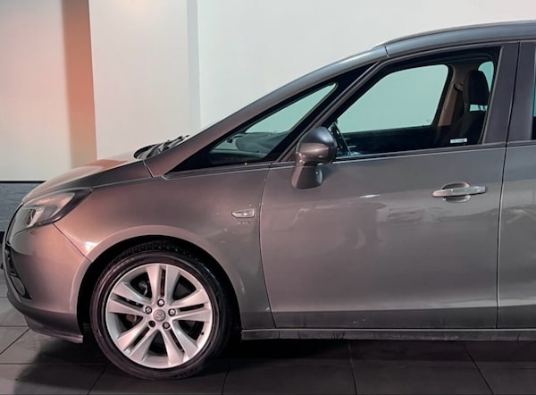 Used Vauxhall Zafira Tourer 2017 for sale - 75680881: Photo 18