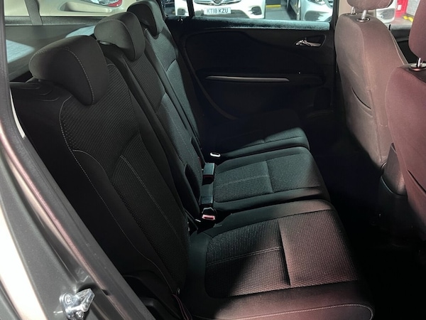 Used Vauxhall Zafira Tourer 2017 for sale - 75680881: Photo 31